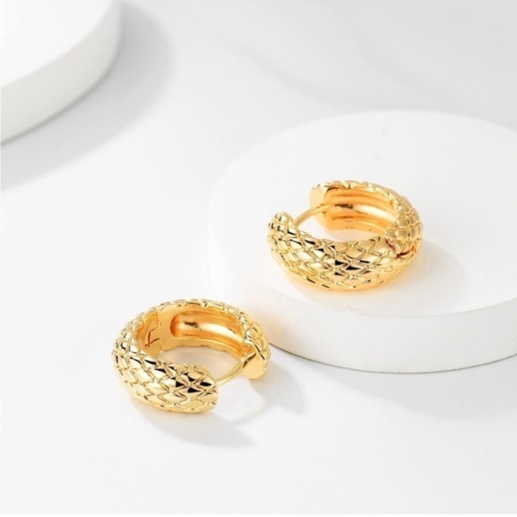 GOLD 14k Gold Plated Snake Print Hoop Earrings - Picture 4 of 4